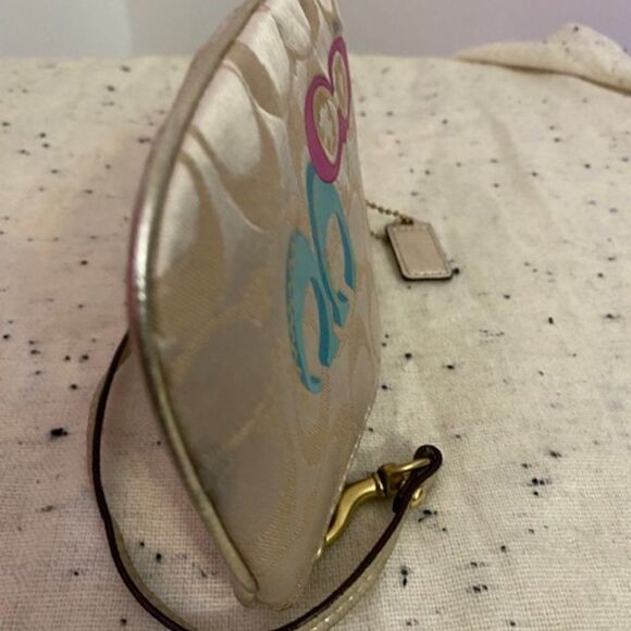 Coach Signature Applique Khaki/Blue/Raspberry Wristlet - Picture 4 of 8